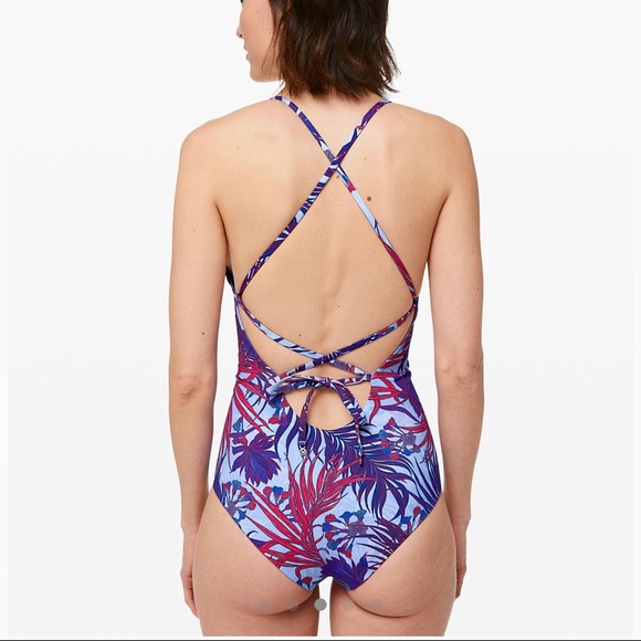Lululemon weave the waves one-piece size6 - Picture 2 of 8